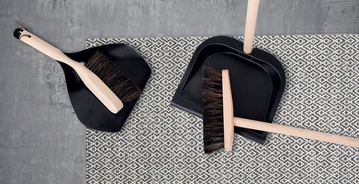 Hand brush and dustpan - FSC & Black metal - Long