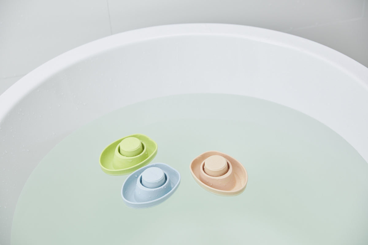 Rubber Reversible Boat – 2 Different Colors
