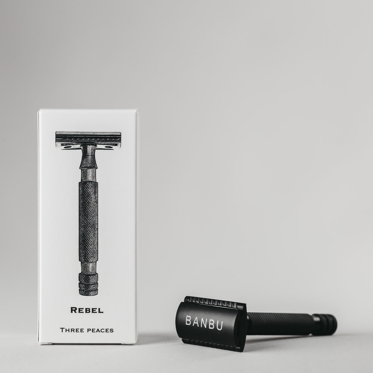 Razor + Shaving brush black & shaving soap Marine