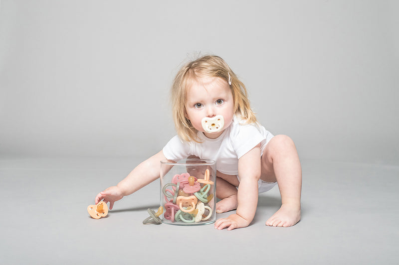 Hevea pacifier round milky white