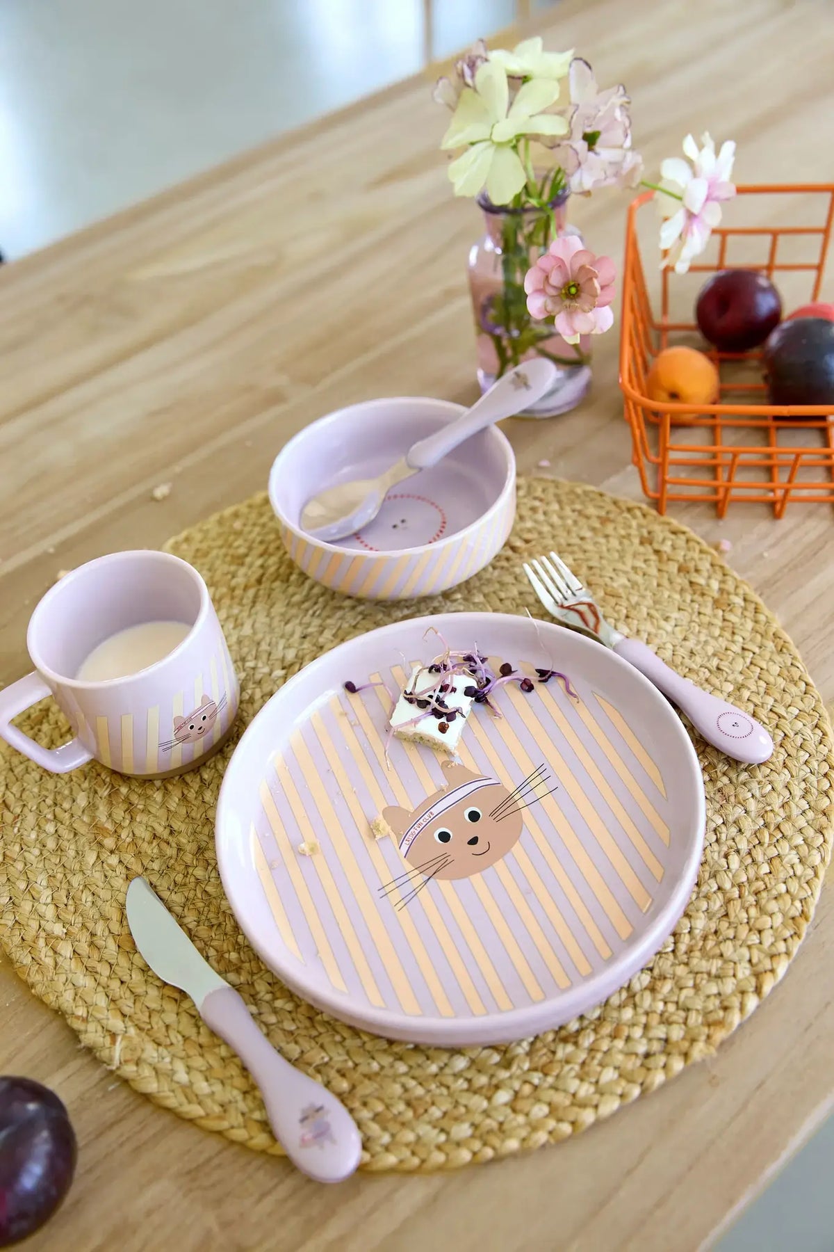 Lässig - Dish Set Porcelain/Silicone - 3pcs