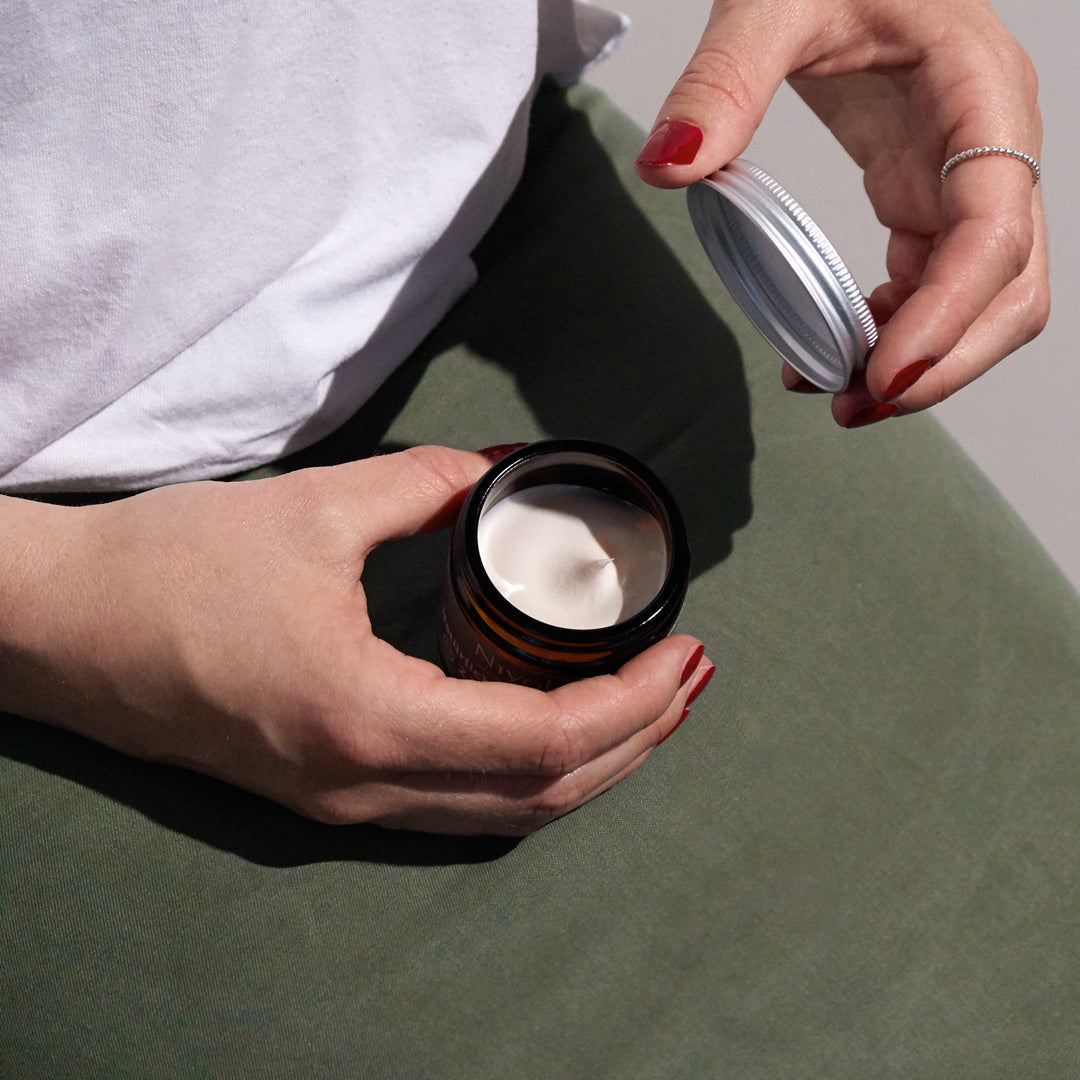 Ultiem Verzorgingsduo: 2x Niyok 4-in-1 Douchezeepstaaf + 2x Natuurlijke Deodorant met Oosterse Houtgeur
