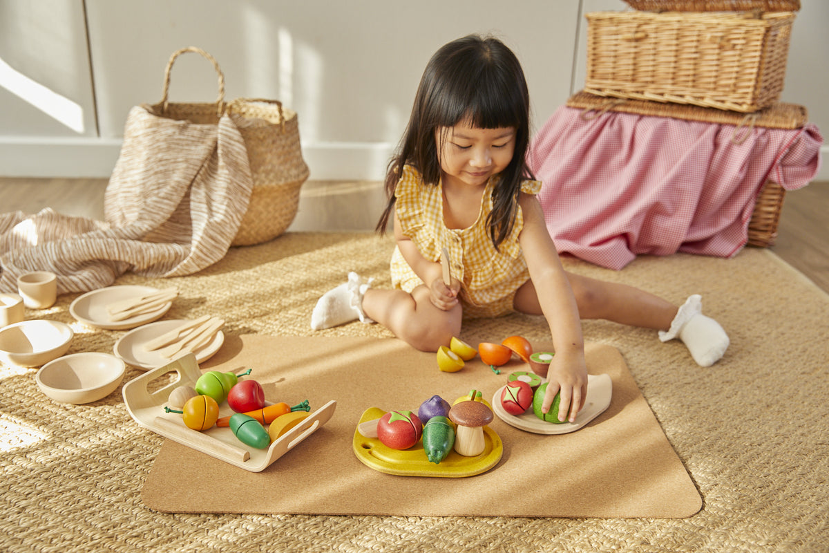 Wooden fruit & vegetable set