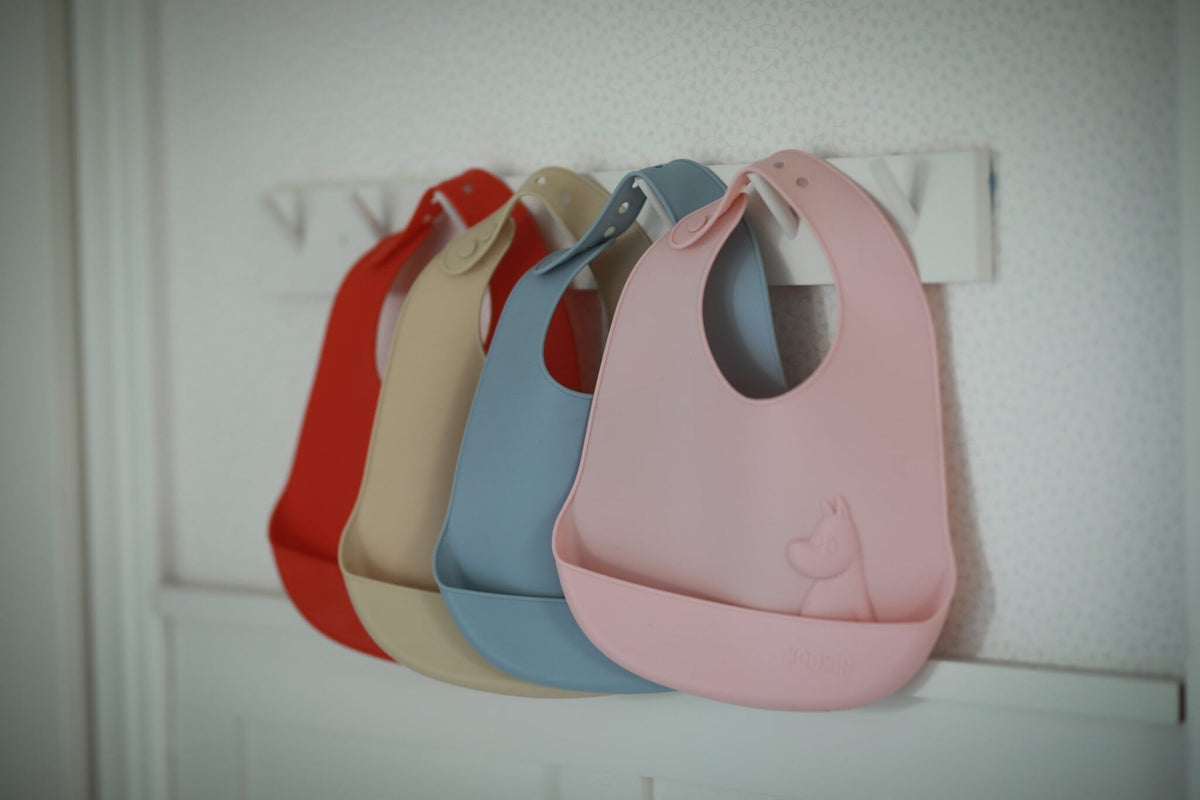 Moomin – Silicone Bib with Catch-Pocket
